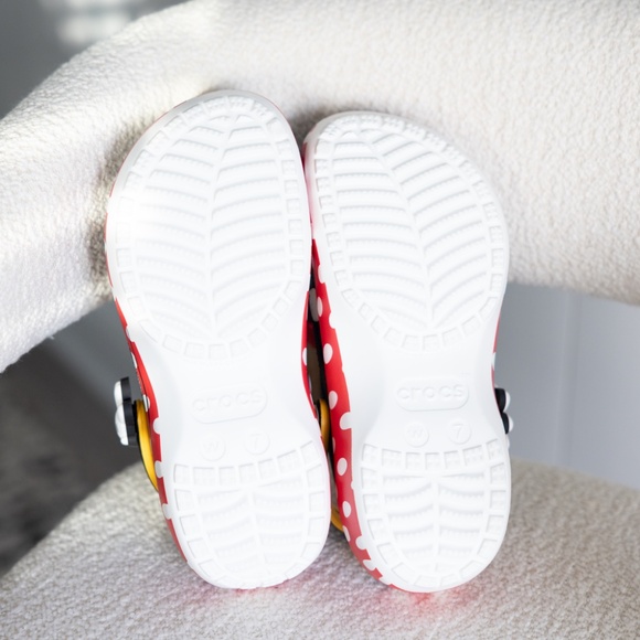 BRAND NEW NEVER WORN Disney Minnie Mouse Platform Crocs SIZE US WOMENS 7 - Picture 8 of 8